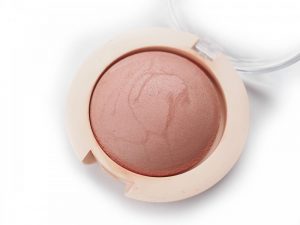 Golden rose nude look face baked blusher peachy nude
